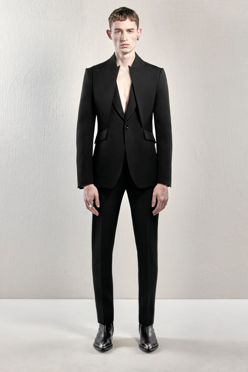 Alexander McQueen Crafts Sharply Dissected Tailoring for Pre-FW23 Fashion
