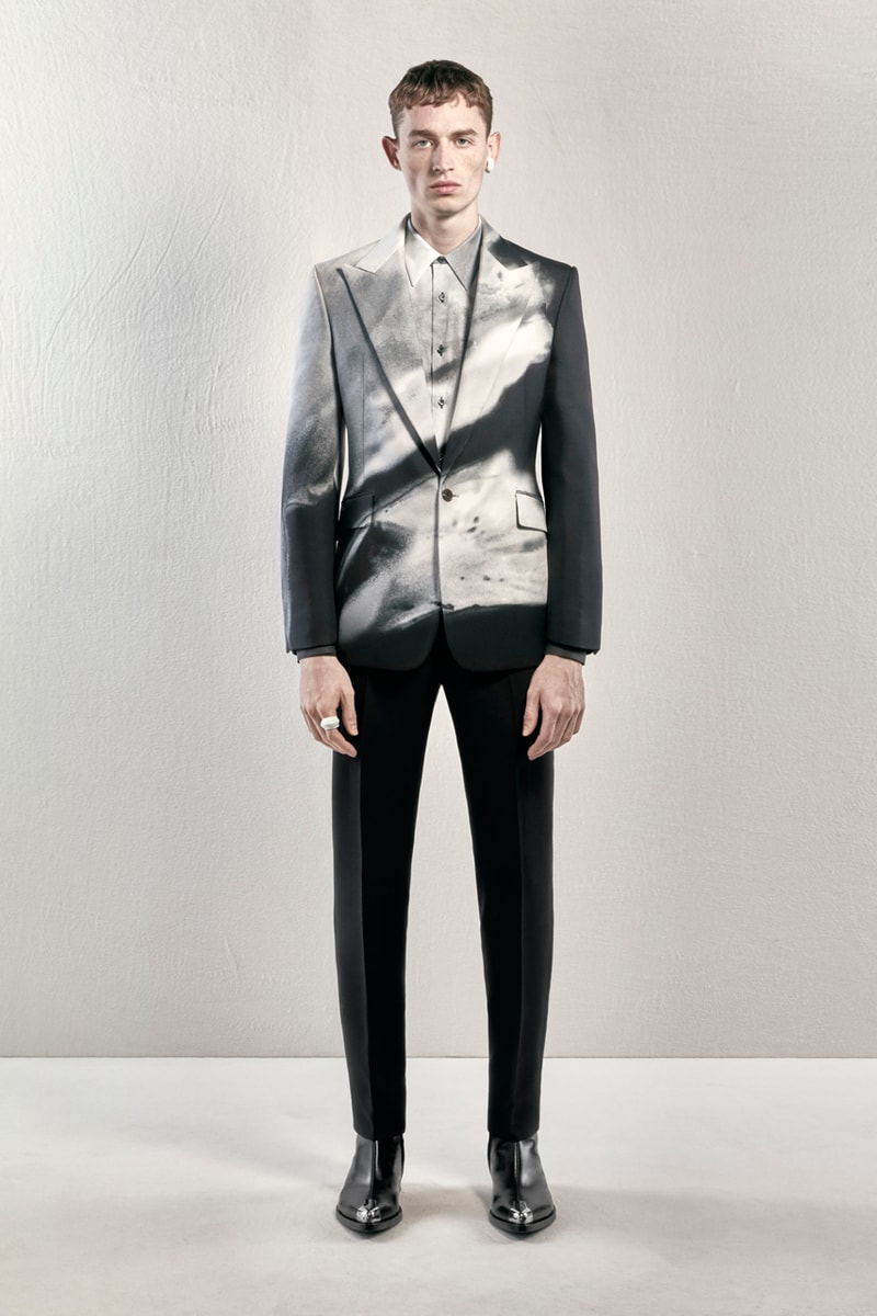 Alexander McQueen Crafts Sharply Dissected Tailoring for Pre-FW23 Fashion