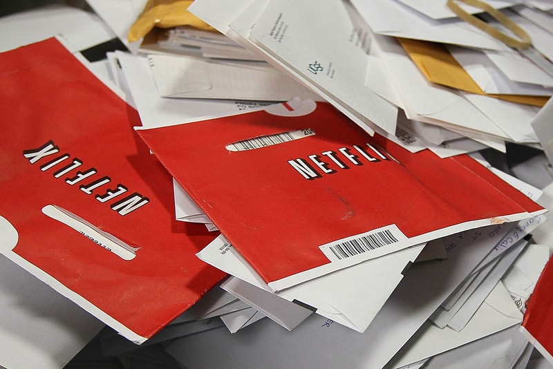 Netflix DVD-by-Mail Rental Service 25 Years Company Announcement Legacy 1998 Details Twitter Tweet Smart TV Mobile Devices Streaming
