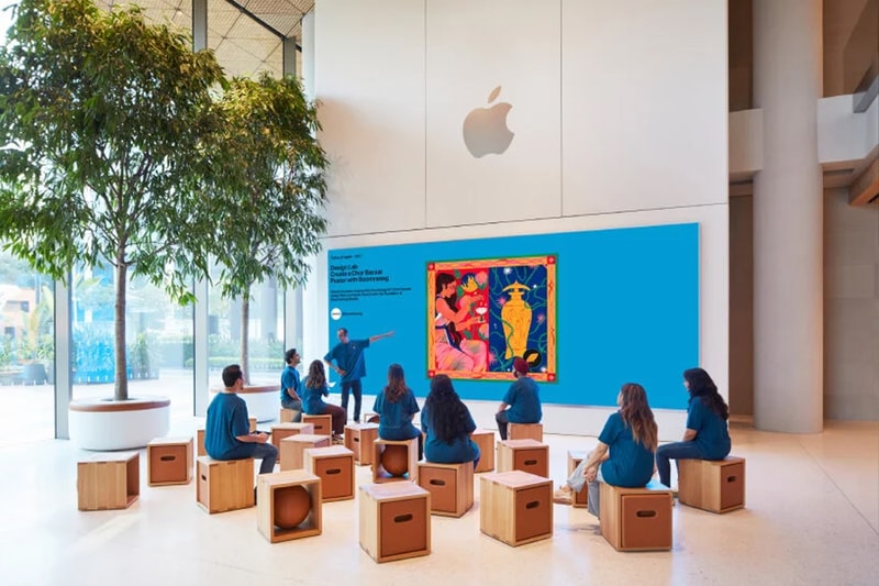 Apple opens first flagship store in india mumbai bandra kurla complex jio world drive foster partners mumbai news info