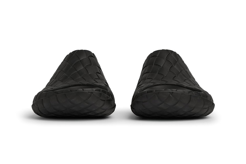 Bottega Veneta Beebee Clog Slide Intreccio Легкая резиновая обувь с дизайном Black Sea Salt Matthieu Blazy Release Information Drops Обувь