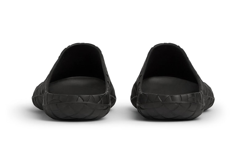 Обувь Bottega Veneta Beebee Clog Slide Intreccio, легкая резиновая конструкция, обувь Black Sea Salt Matthieu Blazy Release Information Drops.