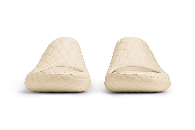 Обувь Bottega Veneta Beebee Clog Slide Intreccio, легкая резиновая конструкция, обувь Black Sea Salt Matthieu Blazy Release Information Drops.
