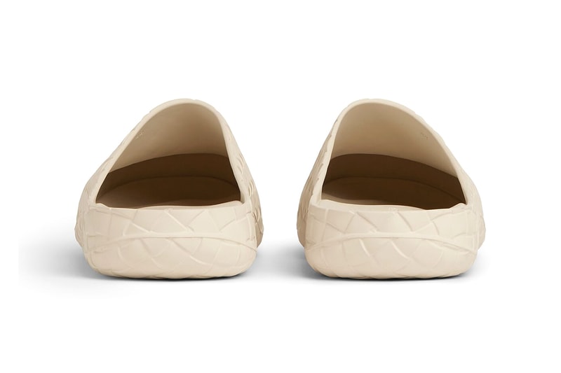 Bottega Veneta Beebee Clog Slide Intreccio Легкая резиновая обувь с дизайном Black Sea Salt Matthieu Blazy Release Information Drops Обувь