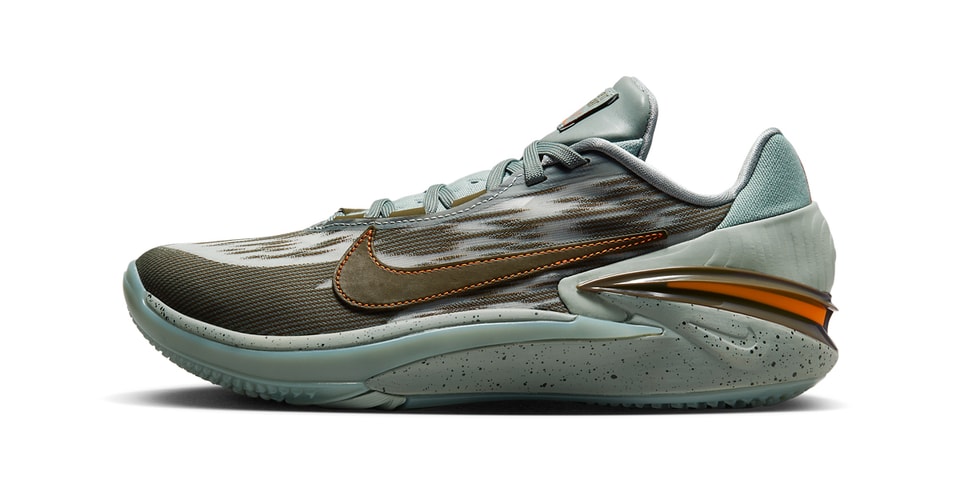 Devin Booker Receives a Nike Air Zoom GT Cut 2