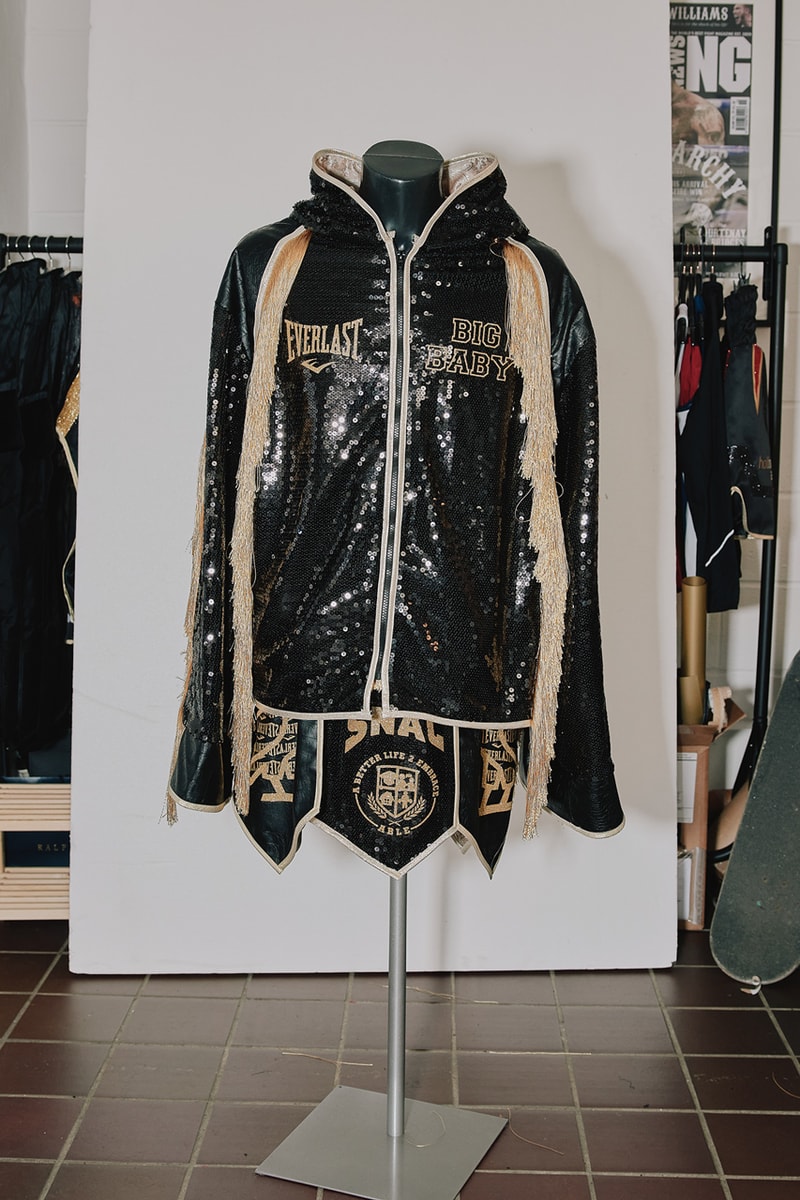 jared anderson ovo everlast fight kit robe gloves drake april 8 fight 