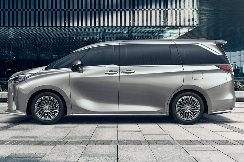 Lexus LM Flagship Luxury Mover Minivan Omotenashi Mark Levinson 3D Surround Sound First Look Cars 