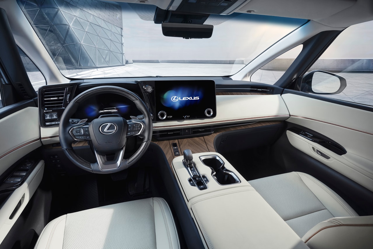 Lexus LM Flagship Luxury Mover Minivan Omotenashi Mark Levinson 3D Surround Sound First Look Cars 