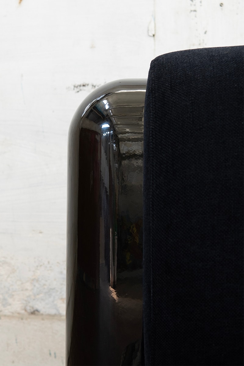 Holloway Li Launches Liquorice-Inspired Version of its "T4" Chair