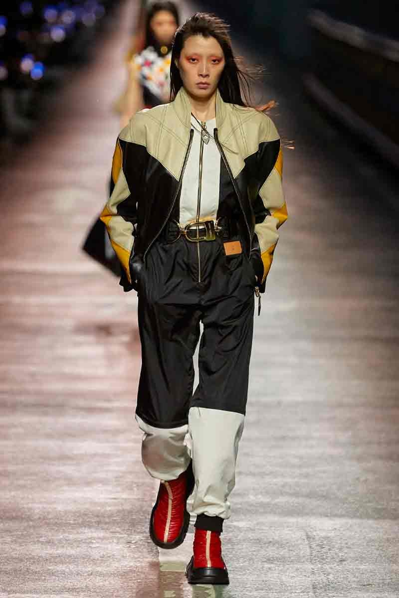 Louis Vuitton Pre-Fall 2023 Dazzles Seoul With Travel and Movement squid game jamsguyo bridge nicolas ghesquiere han river hwang dong-hyuk hoyeon jung seoul han river lvmh pharrell williams