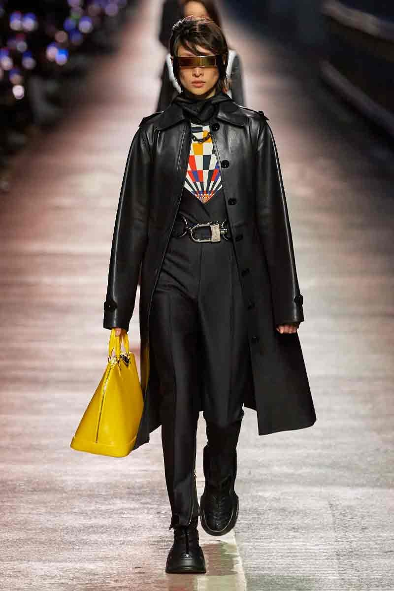 Louis Vuitton Pre-Fall 2023 Dazzles Seoul With Travel and Movement squid game jamsguyo bridge nicolas ghesquiere han river hwang dong-hyuk hoyeon jung seoul han river lvmh pharrell williams