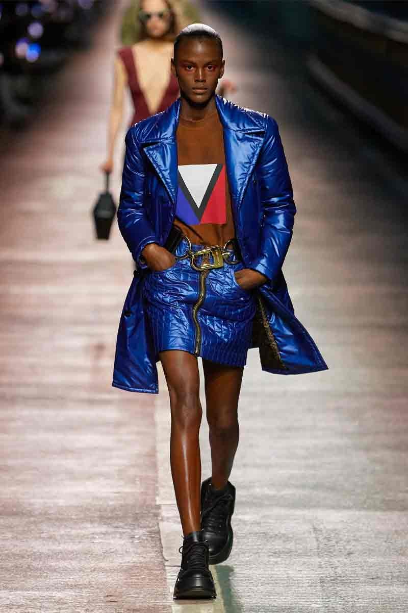 Louis Vuitton Pre-Fall 2023 Dazzles Seoul With Travel and Movement squid game jamsguyo bridge nicolas ghesquiere han river hwang dong-hyuk hoyeon jung seoul han river lvmh pharrell williams