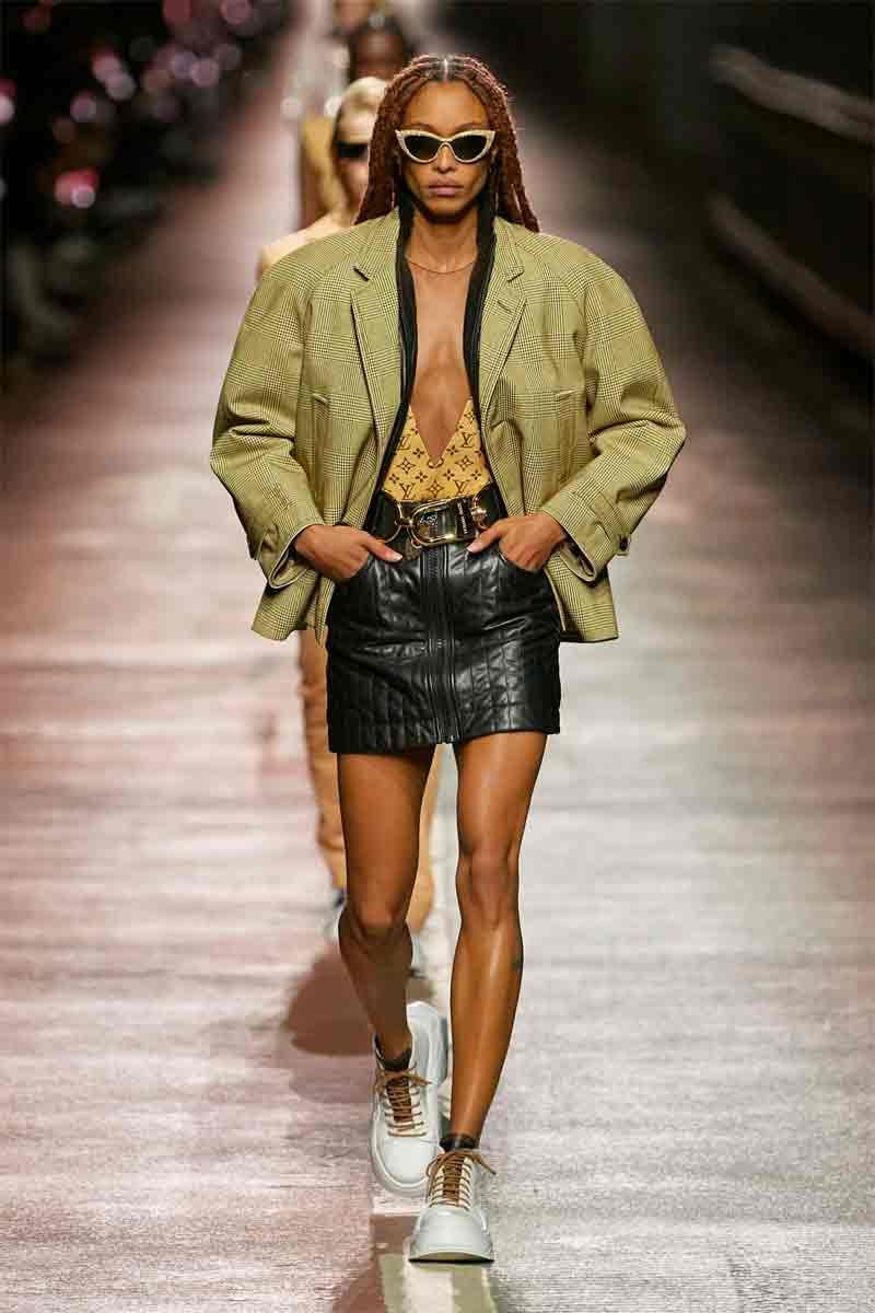 Louis Vuitton Pre-Fall 2023 Dazzles Seoul With Travel and Movement squid game jamsguyo bridge nicolas ghesquiere han river hwang dong-hyuk hoyeon jung seoul han river lvmh pharrell williams