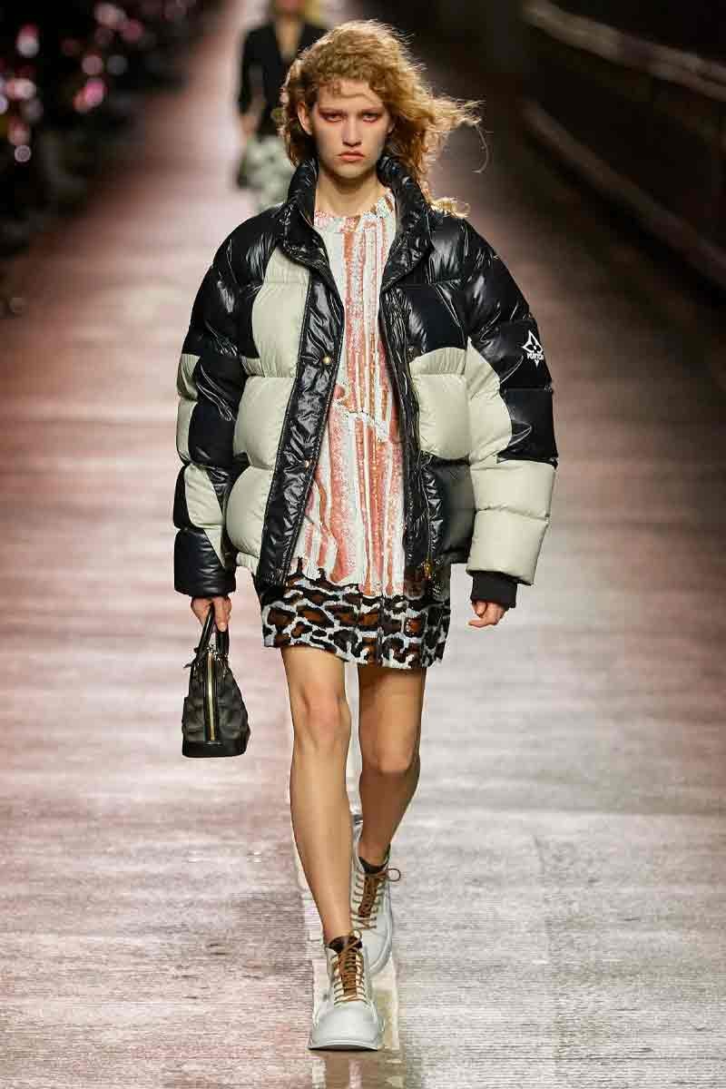 Louis Vuitton Pre-Fall 2023 Dazzles Seoul With Travel and Movement squid game jamsguyo bridge nicolas ghesquiere han river hwang dong-hyuk hoyeon jung seoul han river lvmh pharrell williams