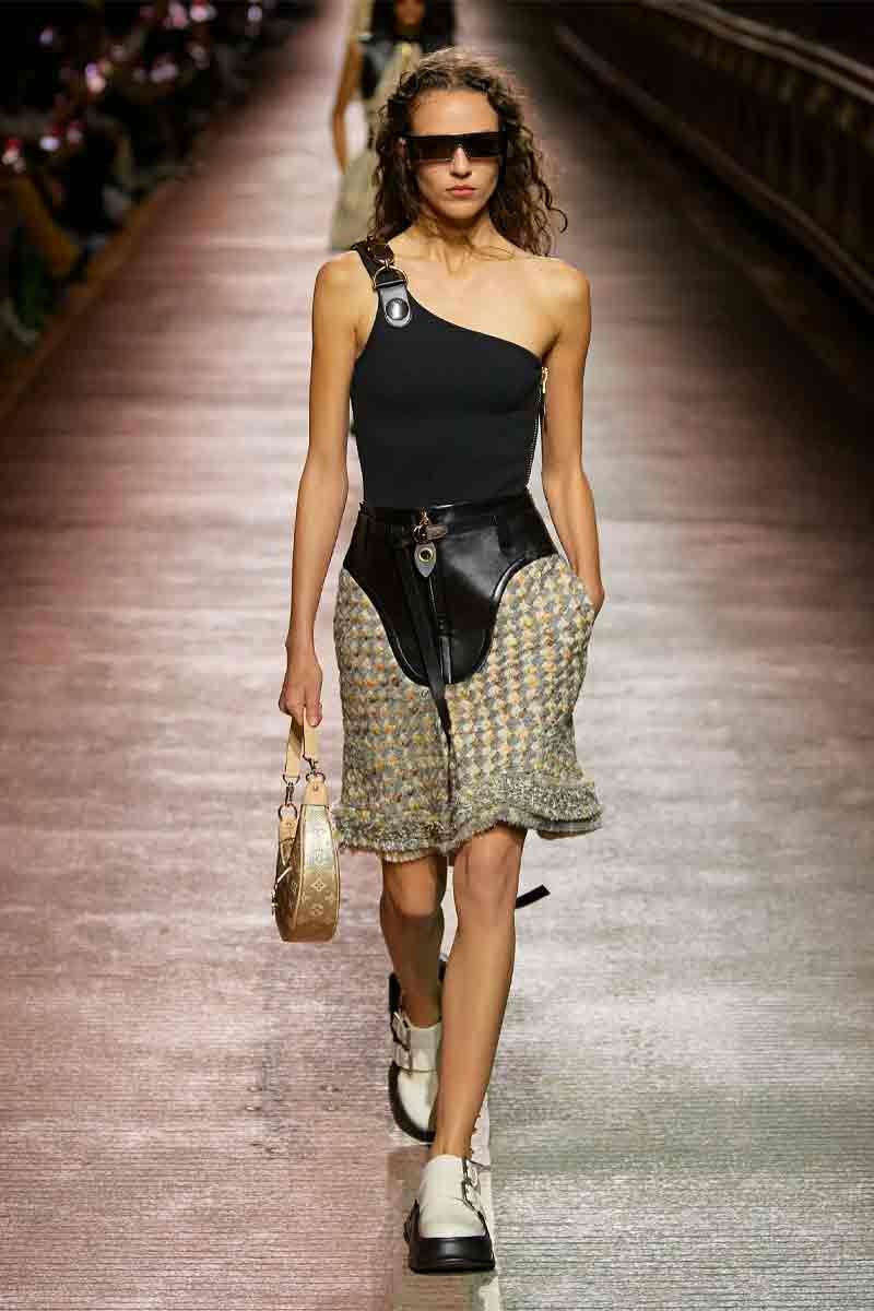 Louis Vuitton Pre-Fall 2023 Dazzles Seoul With Travel and Movement squid game jamsguyo bridge nicolas ghesquiere han river hwang dong-hyuk hoyeon jung seoul han river lvmh pharrell williams