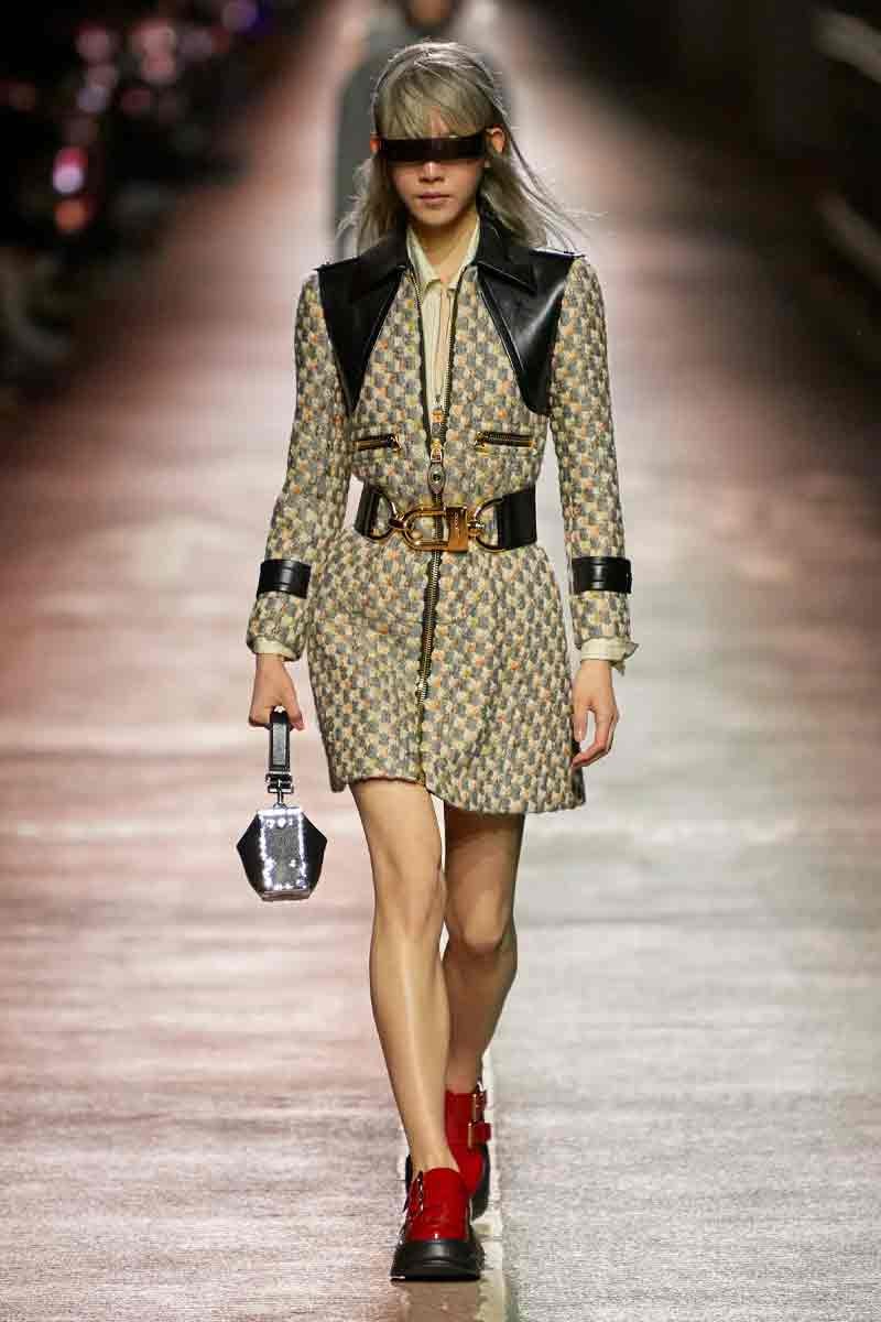 Louis Vuitton Pre-Fall 2023 Dazzles Seoul With Travel and Movement squid game jamsguyo bridge nicolas ghesquiere han river hwang dong-hyuk hoyeon jung seoul han river lvmh pharrell williams