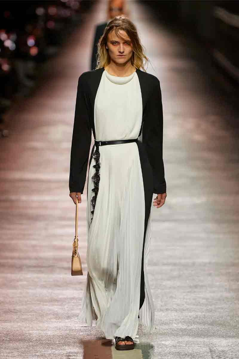 Louis Vuitton Pre-Fall 2023 Dazzles Seoul With Travel and Movement squid game jamsguyo bridge nicolas ghesquiere han river hwang dong-hyuk hoyeon jung seoul han river lvmh pharrell williams
