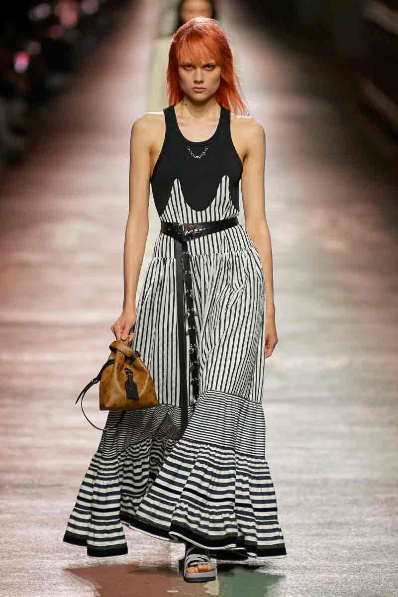 Louis Vuitton Pre-Fall 2023 Dazzles Seoul With Travel and Movement squid game jamsguyo bridge nicolas ghesquiere han river hwang dong-hyuk hoyeon jung seoul han river lvmh pharrell williams