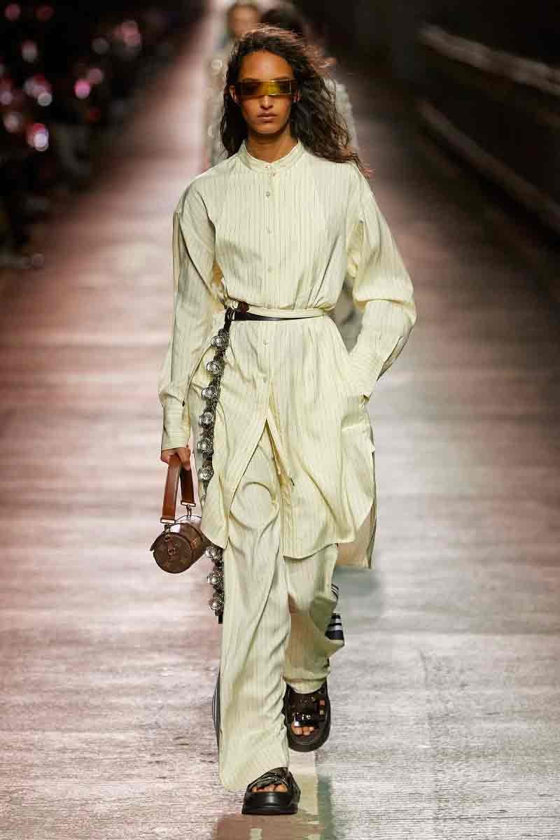 Louis Vuitton Pre-Fall 2023 Dazzles Seoul With Travel and Movement squid game jamsguyo bridge nicolas ghesquiere han river hwang dong-hyuk hoyeon jung seoul han river lvmh pharrell williams