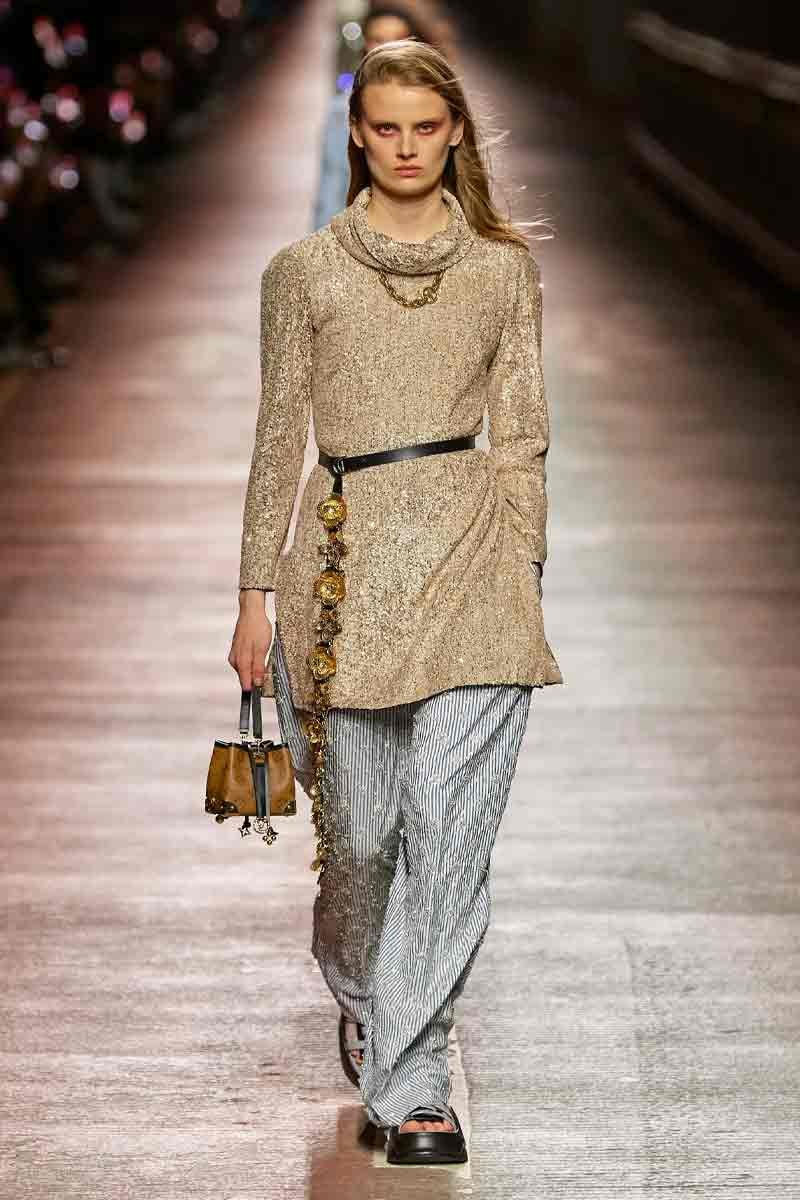 Louis Vuitton Pre-Fall 2023 Dazzles Seoul With Travel and Movement squid game jamsguyo bridge nicolas ghesquiere han river hwang dong-hyuk hoyeon jung seoul han river lvmh pharrell williams