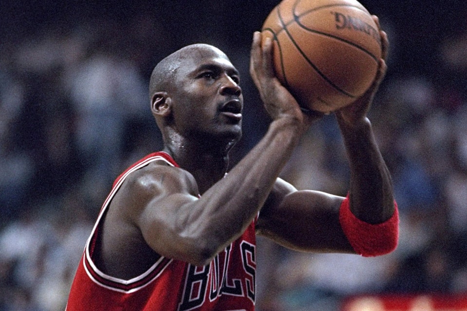 The huge difference that puts Michael Jordan over LeBron James as the GOAT  of the NBA - AS USA