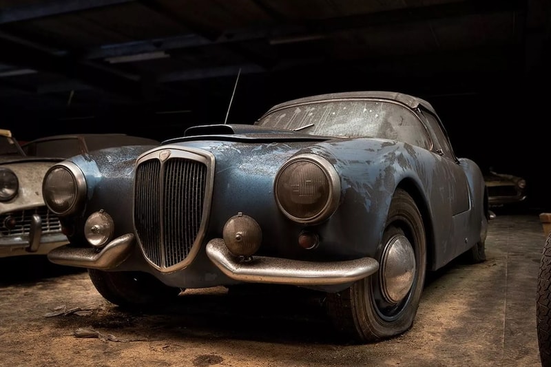 230 Classic Cars Found in Storage in Netherlands, Heading to Auction and Expected To Fetch Millions palmen barnfind gallery aaldering dutch alfa romeo lancia maserati ferrari italian cars france facel vega germany bmw mercedes-benz nsu uk jaguar aston martin rolls-royce america chevrolet cadillac ford Lancia Aurelia Spider Alfa Romeo 2600 SZ, and a Mercedes-Benz 300S Roadster