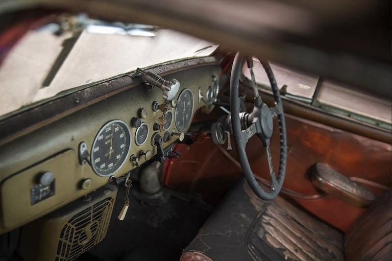 230 Classic Cars Found in Storage in Netherlands, Heading to Auction and Expected To Fetch Millions palmen barnfind gallery aaldering dutch alfa romeo lancia maserati ferrari italian cars france facel vega germany bmw mercedes-benz nsu uk jaguar aston martin rolls-royce america chevrolet cadillac ford Lancia Aurelia Spider Alfa Romeo 2600 SZ, and a Mercedes-Benz 300S Roadster