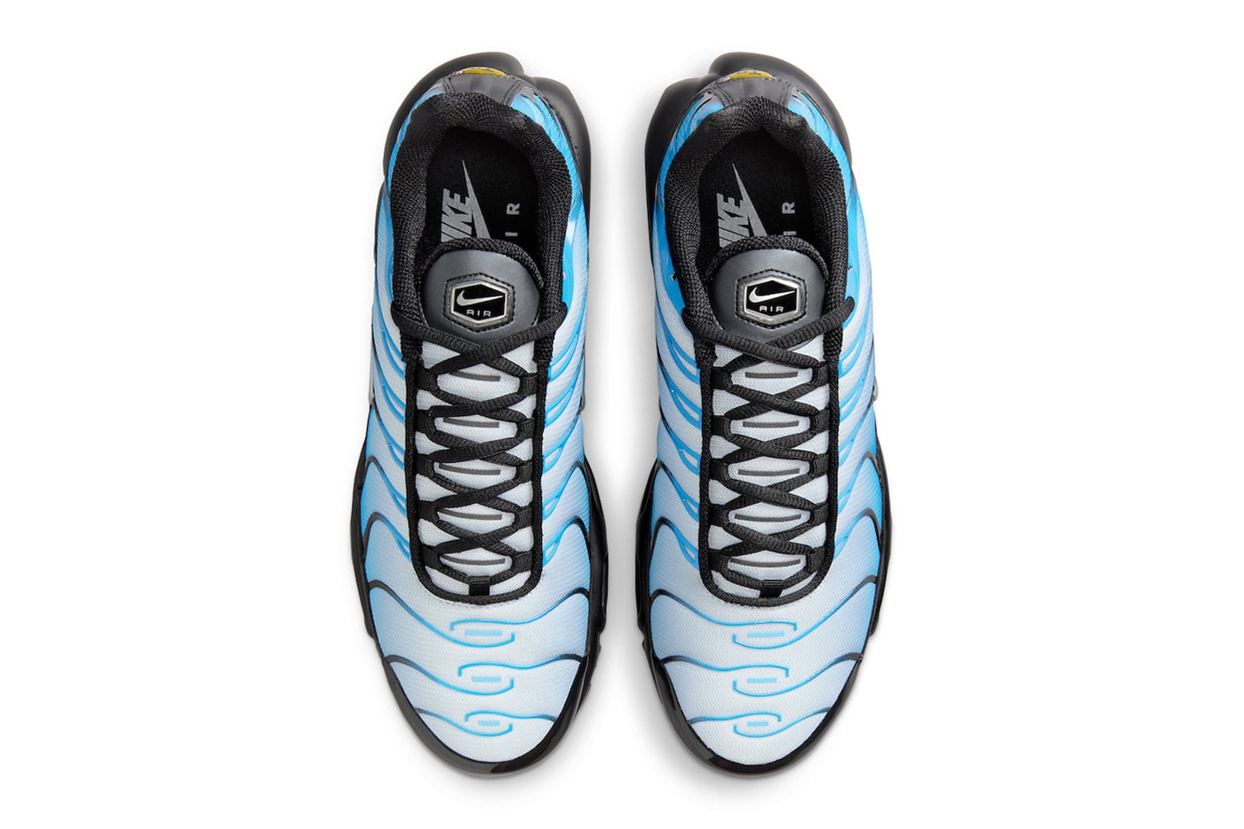 Nike Air Max Plus Arrives in Icy "Blue Gradient" FQ0204-010 summer 2023 technical running shoes sneakers swoosh