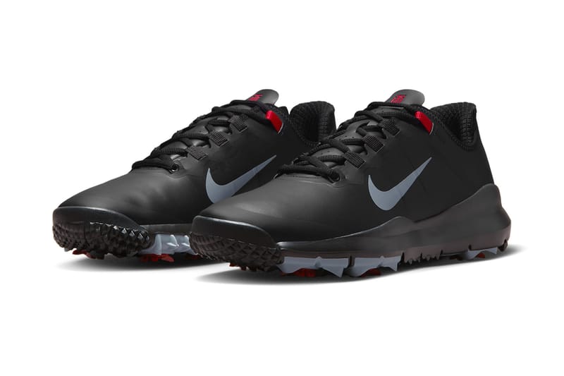 The Nike Tiger Woods '13 Surfaces in Black