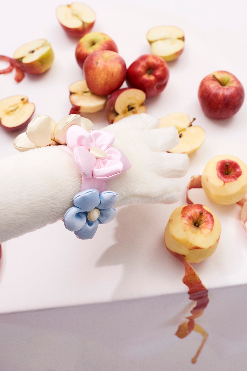 Hello Kitty Fruit 5 Piece Tin Pin Set