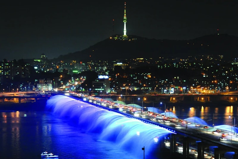 'Squid Game' Director Announced as Creative Advisor for Upcoming Louis Vuitton Pre-Fall 2023 Seoul Show hwang dong-hyuk seoul south korea hangang river double decker bridge fall winter 2023 fw23 jamsu bridge