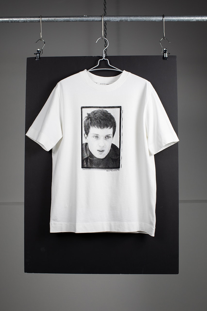 "Property Of" APPLIED ART FORMS Kevin Cummins Photograph T-Shirt Tee Joy Division Ian Curtis Dover Street Market Photo London 