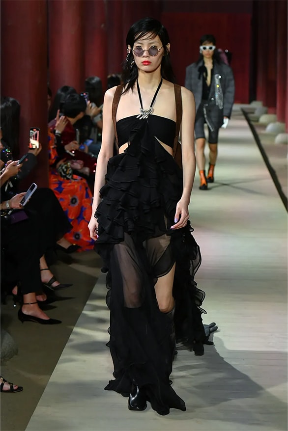 Gucci Resort 2024 Seoul Runway Show menswear womenswear Sabato de Sarno Gyeongbokgung Palace