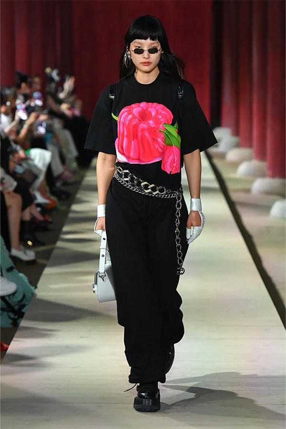 Gucci Resort 2024 Seoul Runway Show menswear womenswear Sabato de Sarno Gyeongbokgung Palace