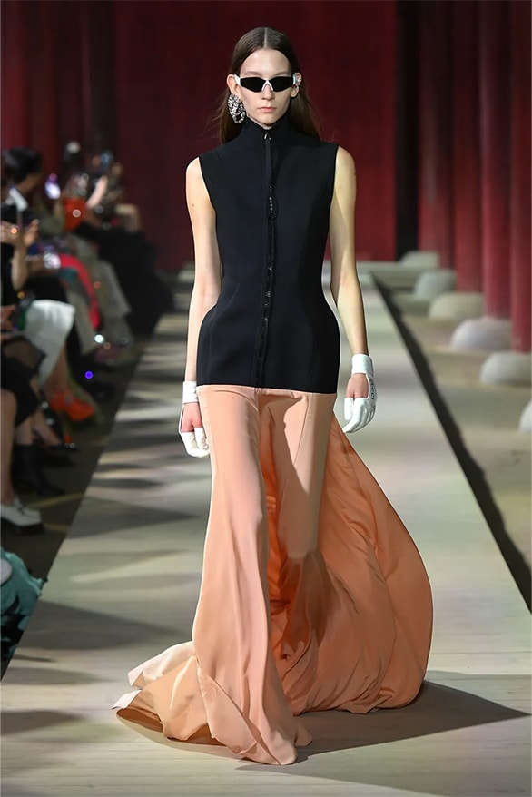 Gucci Resort 2024 Seoul Runway Show menswear womenswear Sabato de Sarno Gyeongbokgung Palace