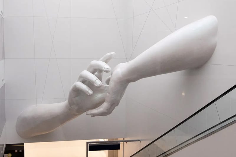Large-Scale 'REACH' Sculpture Installed at O'Hare International Airport