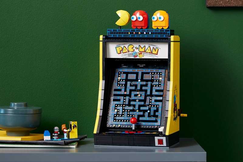 LEGO Icons Set Build Price Retail Pieces 1980 Pac-Man Arcade Game Bandai Namco Designer Blinky Clyde Figures Builders 10323