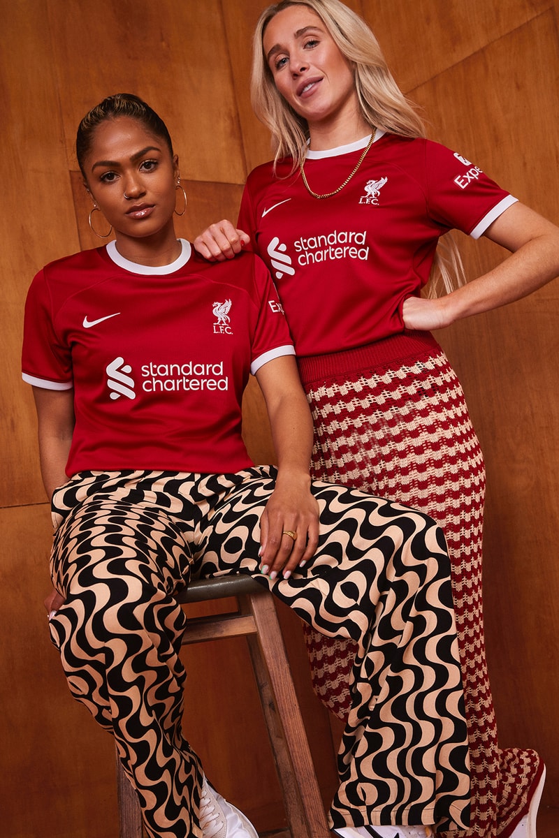 Red Nike Liverpool FC 2023/24 Home Shirt