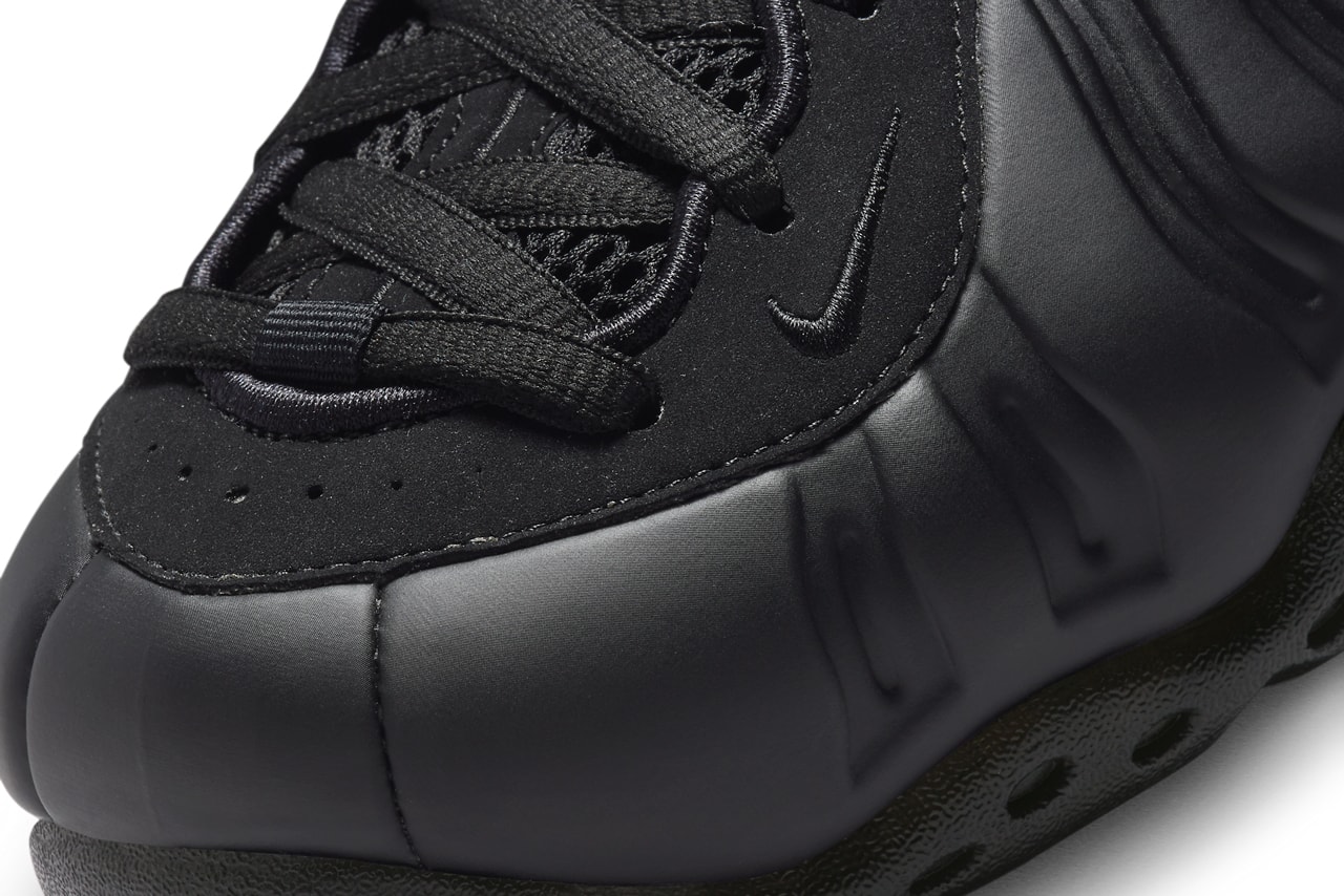Nike Air Foamposite One Anthracite •