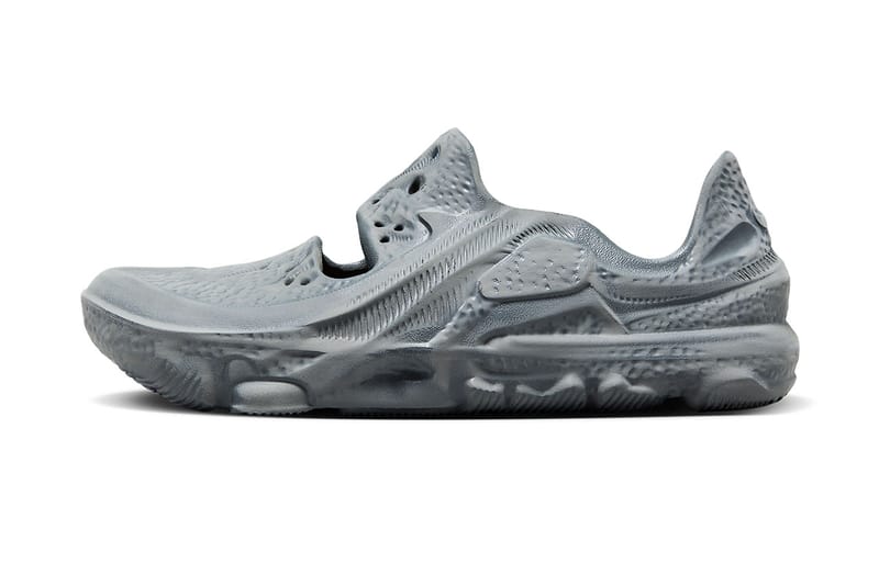 Nike ISPA Universal Gets Suited Up in Gray