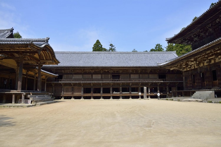 TeamLab Unveils New Artwork at Engyoji Temple in Japan