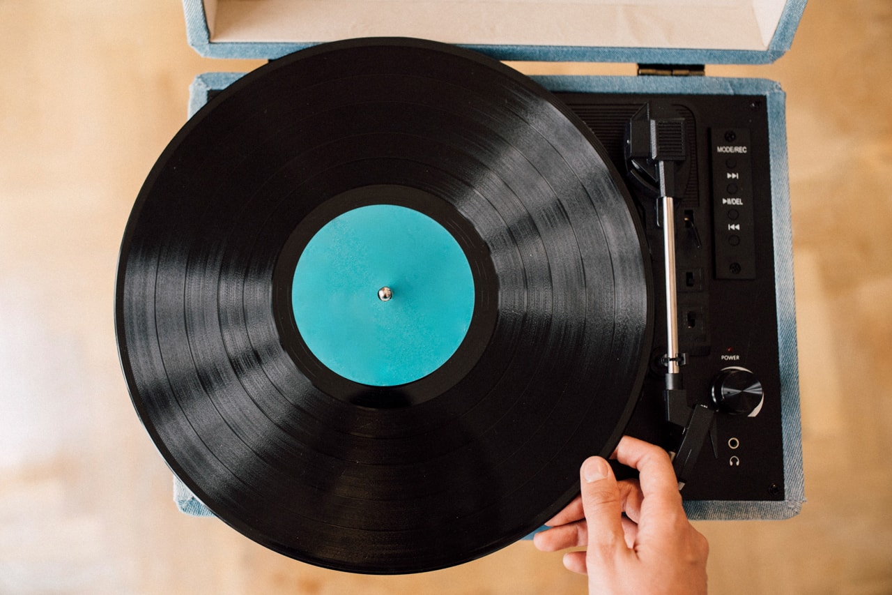 50% Of US Vinyl Buyers Don't Have Record Players