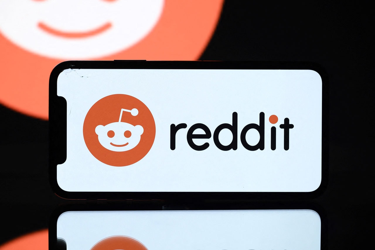 Reddit CEO Subreddit Blackout Staff Company Memo Email Steve Huffman API Access Price Developer Third Party Apps Apollo
