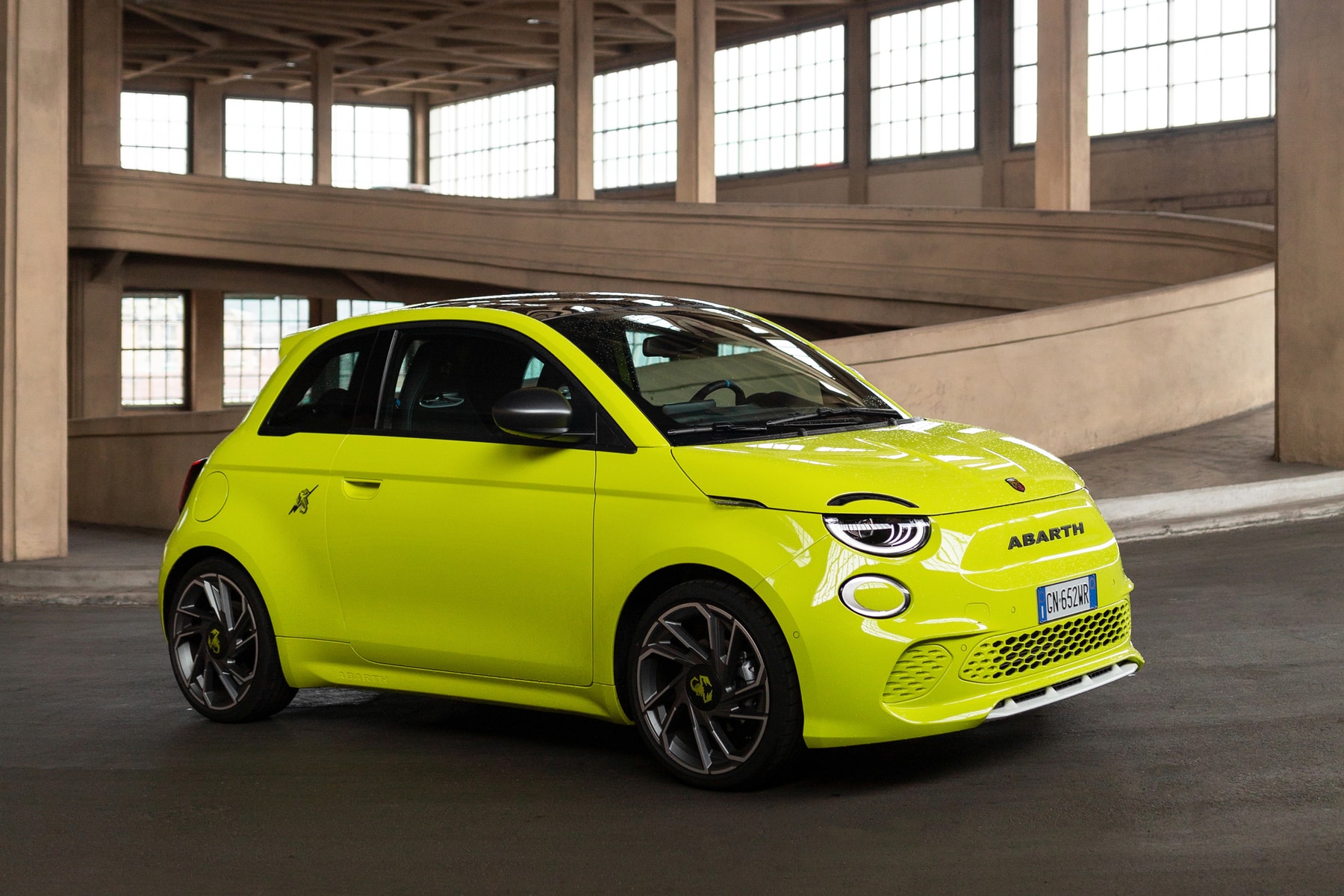 abarth 500e turismo test drive electric fiat turin italy sound generator acid green scorpion sports allow wheels interiors 