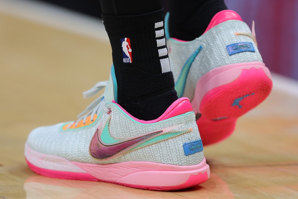Nba players with nike signature shoes Outlet