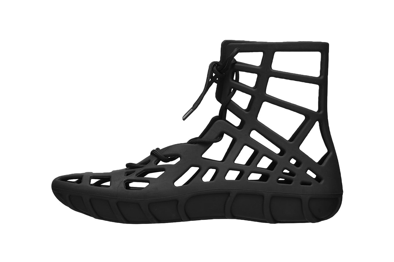 Bottega Veneta Caged Boot Shoe Gladiator Sandal Covering Matthieu Blazy Pre-Fall 2023 Collection H.LORENZO Drops Release Runway