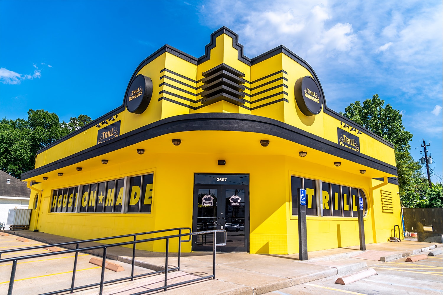 Bun B Opens Trill Burgers Houston Location Info Smash Burger