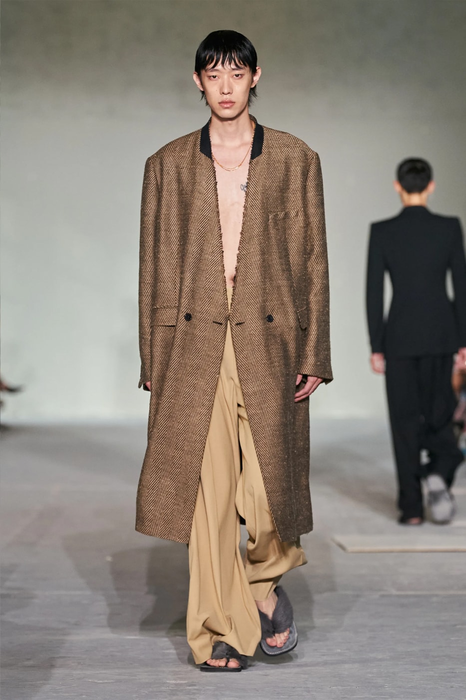 Dries Van Noten SS24 Is a Lesson on Juxtaposition Paris Fashion Week Collection runway belgian creator belgian designer