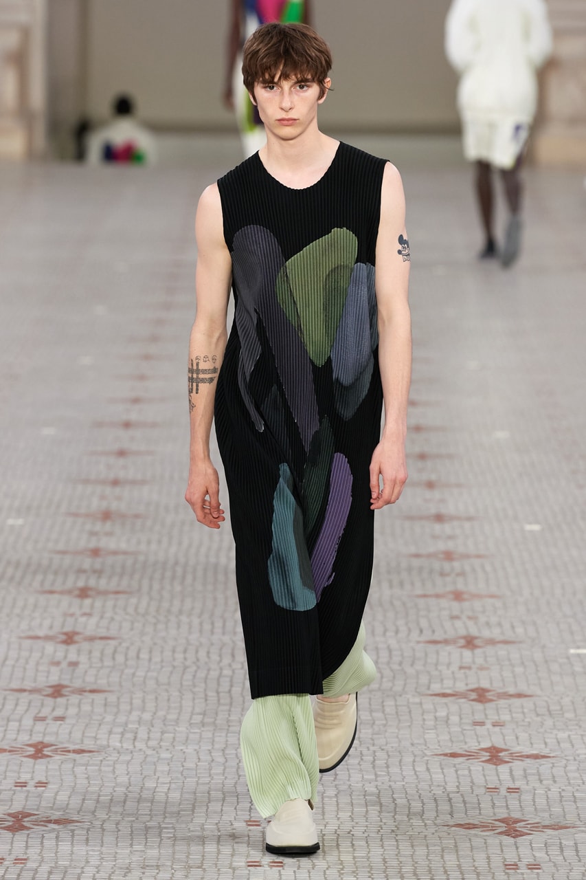 HOMME PLISSÉ ISSEY MIYAKE Spring Summer 2024 Runway Show Paris Fashion Week SS24 Collection 