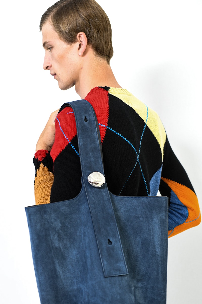 Loewe SS24 Dazzles With Glitter jonathan anderson jw anderson glitter boys glamour glam runway catwalk paris fashion week spring/summer 2024 pfw